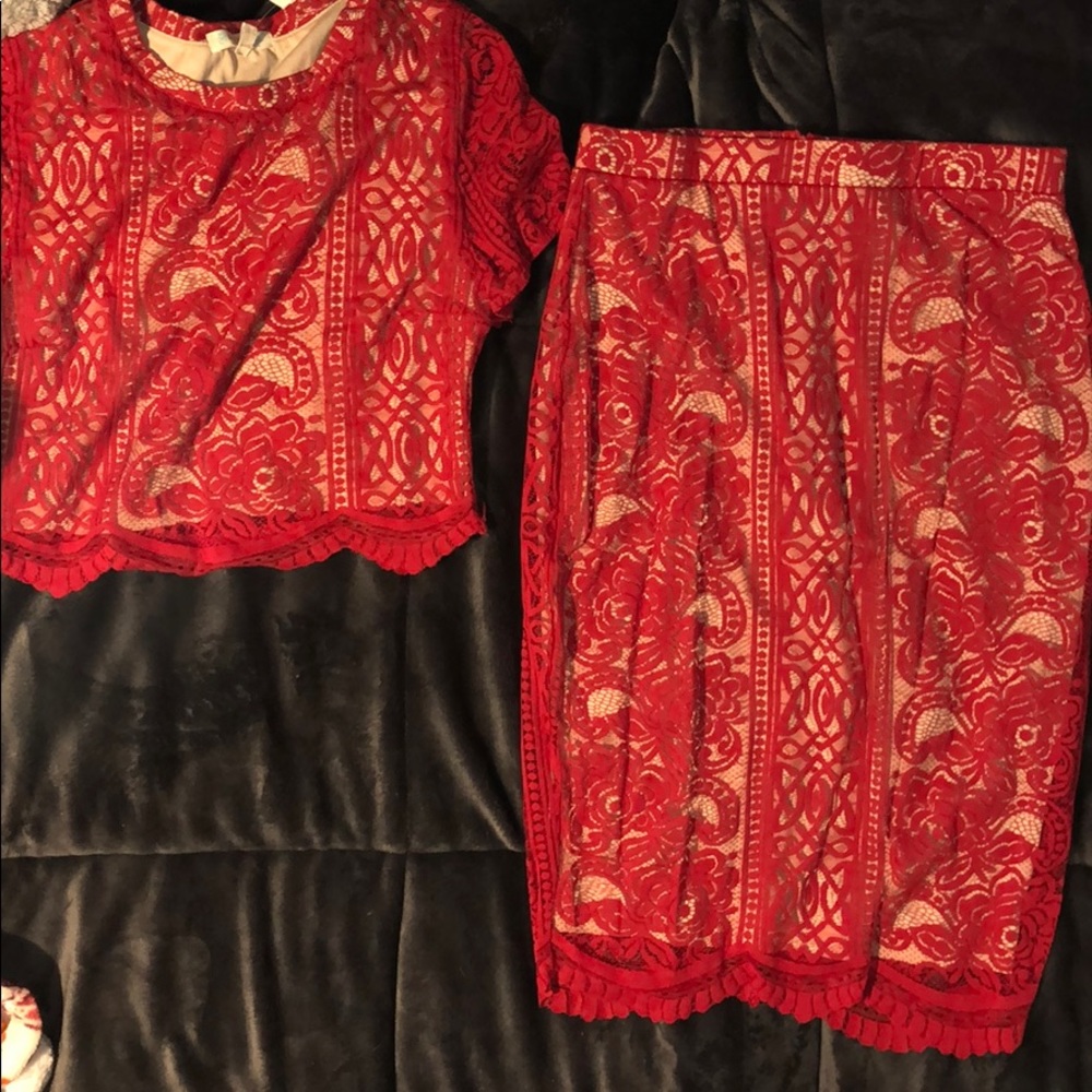 *BRAND NEW* 2 piece skirt and crop top